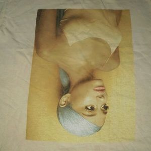 Ariana grande tshirt